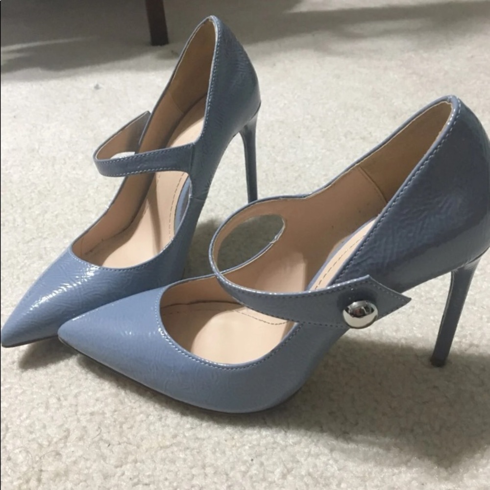 ZARA Woman patent leather blue pumps